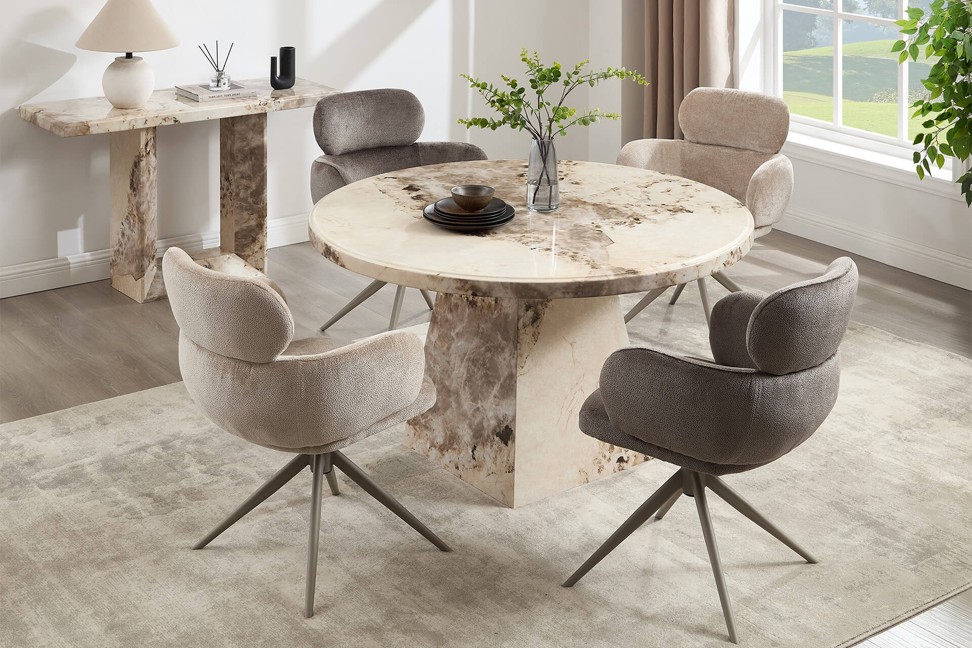 ROUND DINING TABLES